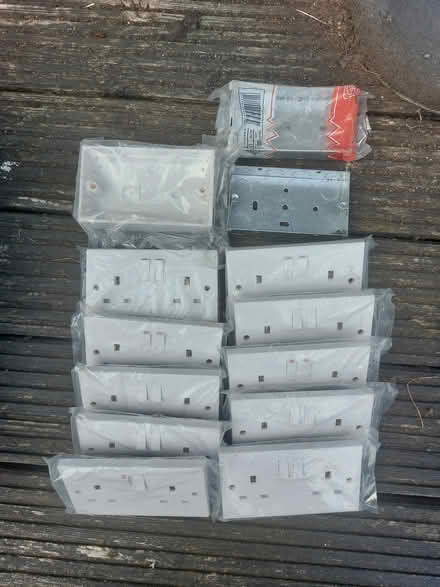 Photo of free X10 double plug /power sockets (Murrow) #1