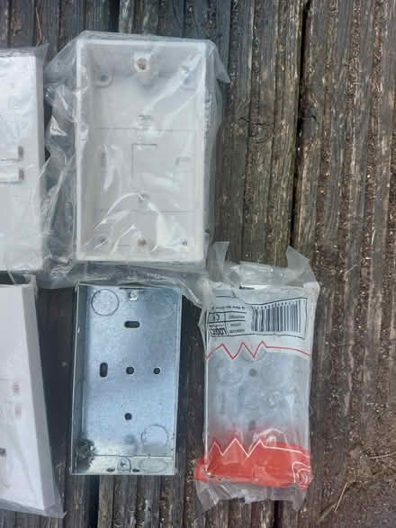 Photo of free X10 double plug /power sockets (Murrow) #3