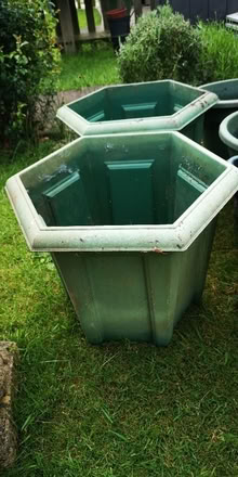 Photo of free Garden Tubs, Plant Pots, Garden Kneeler (Radford CV6) #3