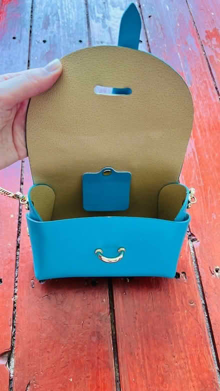 Photo of free Small Teal purse - genuine leather (West Ham Park) #2
