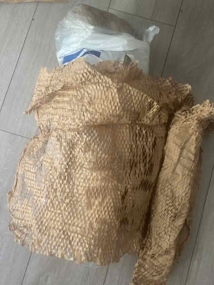 Photo of free bag of paper packaging (WC2H) #1