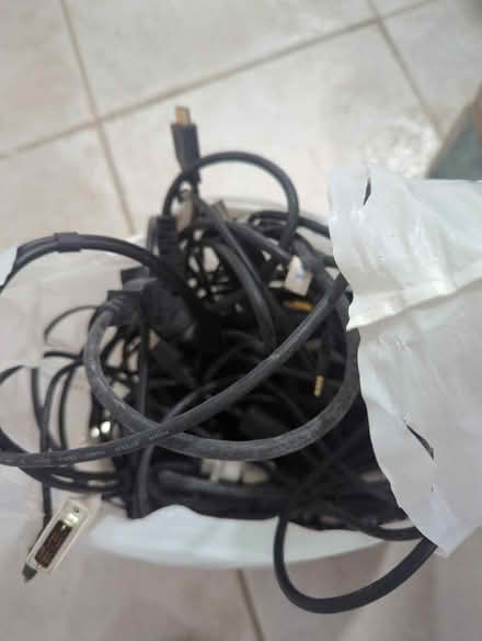 Photo of free Wires (02135) #1