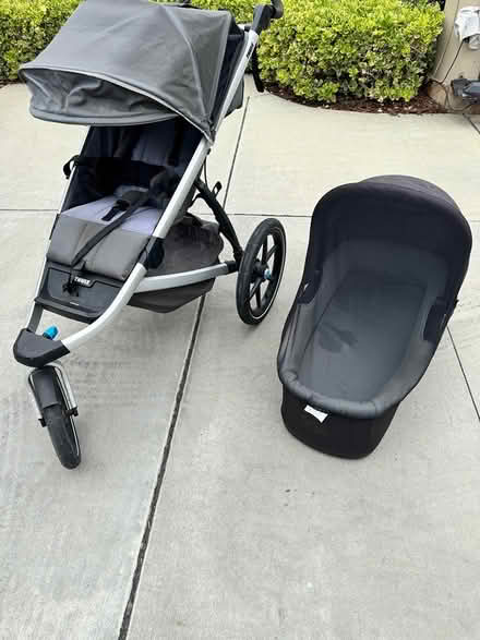 Photo of free Thule Stroller and Bassinet (92127) #3