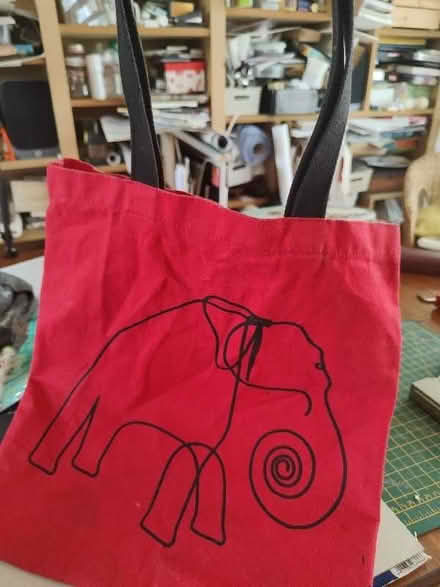 Photo of free Tate gallery elephant bag (Lightpill GL5) #1