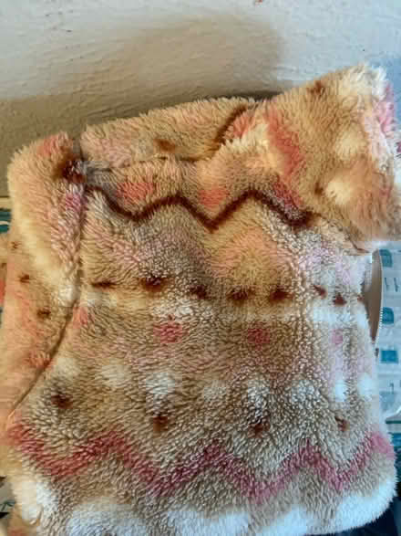 Photo of free Girls pulll over fleece sweater (75237-Dallas) #1