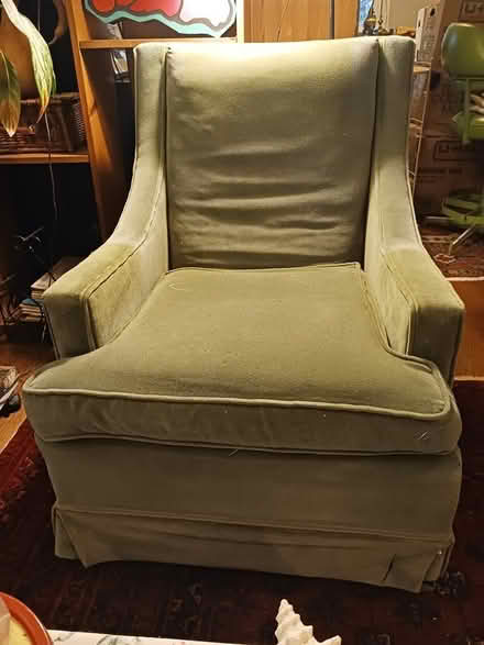 Photo of free green velvet/velour armchair (East Silver Spring) #1