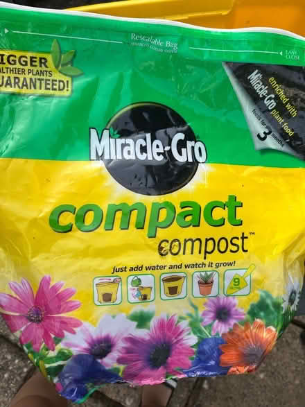 Photo of free perlite and miracle-gro (Bletchley MK3) #2