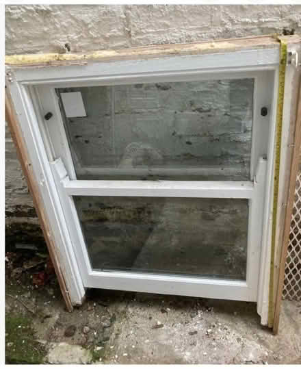 Photo of free Salvaged sash window. Good condition. 79cm x 95.5cm (Stroud Green N4) #1