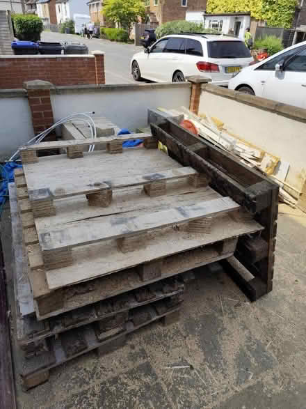 Photo of free 6x wooden pallets (Woking GU21) #1