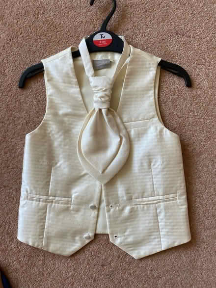 Photo of free Cream waistcoat & tie (6 years) (Sale M33) #1