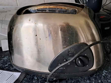 Photo of free Broken toaster (SE9 New Eltham) #1