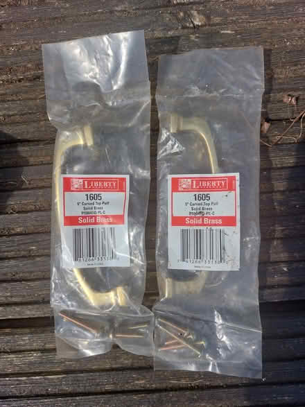 Photo of free X2 solid brass handles with screws (Murrow) #1