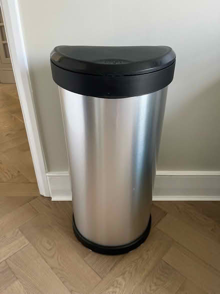Photo of free Two bins (N7, Tufnell Park) #3