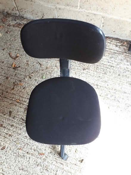Photo of free Small office chair (Wallingford) #1