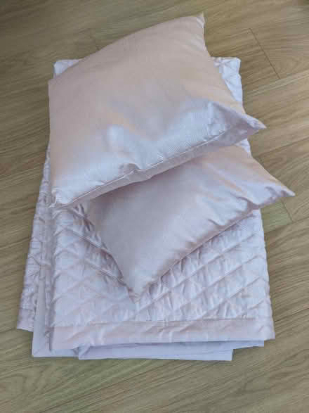 Photo of free Throw and two cushions (M&S) (KT15) #1