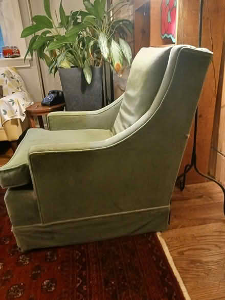 Photo of free green velvet/velour armchair (East Silver Spring) #2