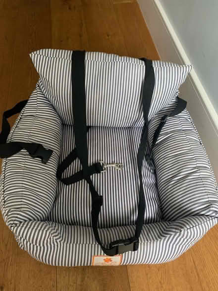 Photo of free Dog car seat (small dog) (Chiswick W4) #1