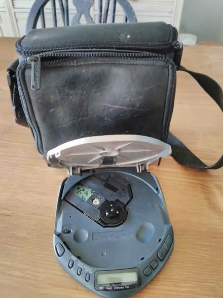 Photo of free CD player with case (Moorhouse CA5) #2