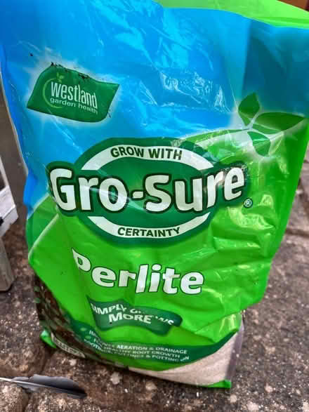Photo of free perlite and miracle-gro (Bletchley MK3) #3