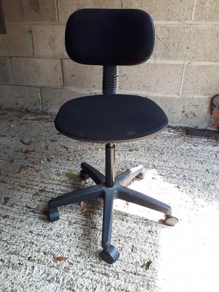 Photo of free Small office chair (Wallingford) #2