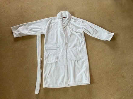 Photo of free White Towelling Robe (BN27) #1