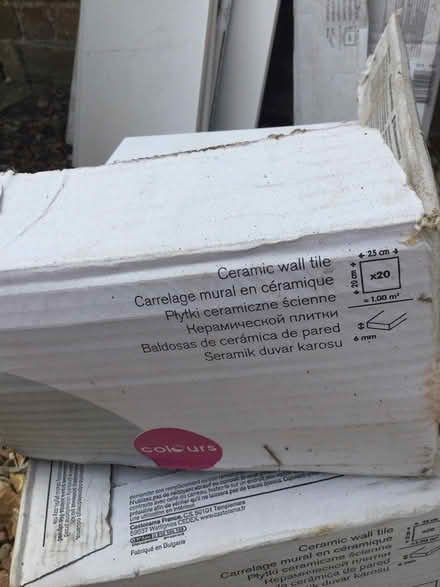 Photo of free White ceramic wall tiles x30 (luton LU3) #4