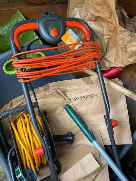 Photo of free Electric mower (Wokingham RG40) #2