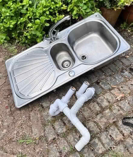 Photo of free 1.5 bowl stainless steel kitchen sink (Tetbury GL8) #1