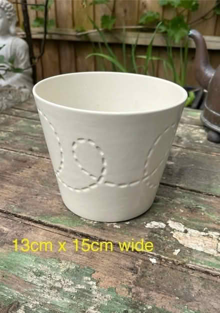 Photo of free Cream ceramic houseplant pot (Gorse Hill M16) #1