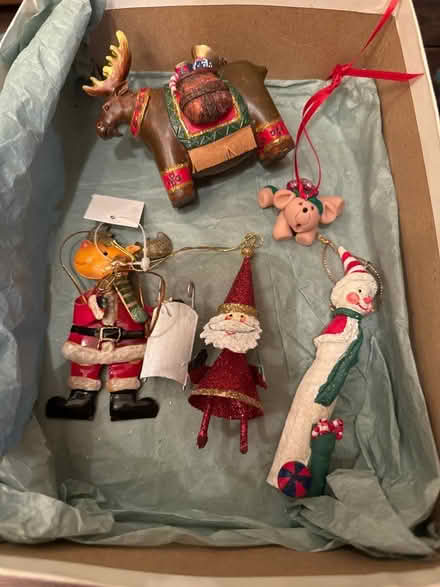 Photo of free 5 Christmas ornaments (Queen Anne) #1