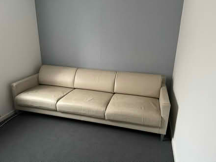 Photo of free Italian leather cream sofa (Harlington LU5) #1