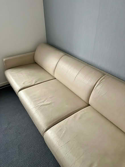 Photo of free Italian leather cream sofa (Harlington LU5) #2