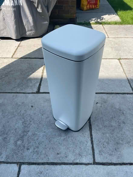 Photo of free White pedal bin (Balham, SW12) #2