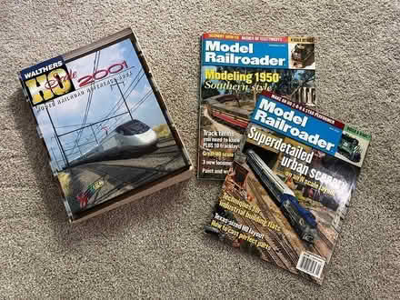 Photo of free HO magazines, reference bk & track (east Carpentersville) #1