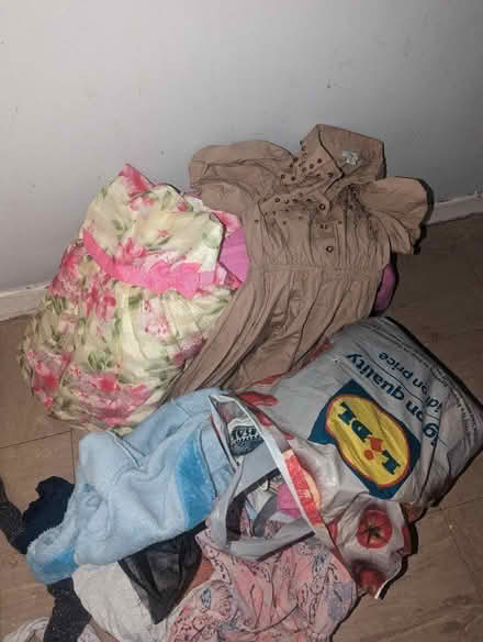 Photo of free Bag of girls clothes (SE5) #2