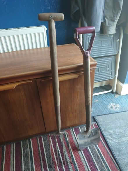 Photo of free Old shovel / spade and garden fork (CV2) #1