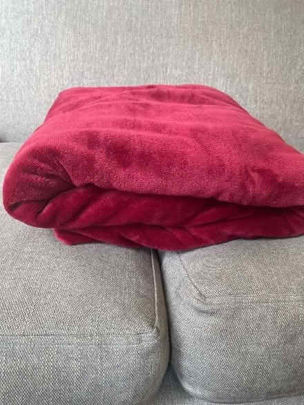 Photo of free Blanket 200x230 (islington N1) #1