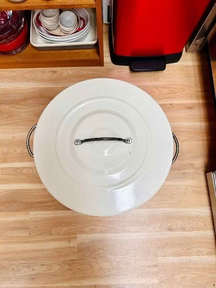 Photo of free Cream round metal storage bin (Canonbury N1) #3