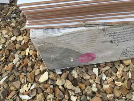 Photo of free White ceramic wall tiles x30 (luton LU3) #3