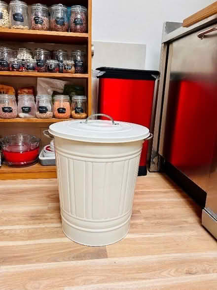 Photo of free Cream round metal storage bin (Canonbury N1) #1