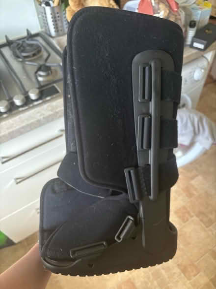 Photo of free Boot for leg injuries - size small (Arborfield RG2) #2