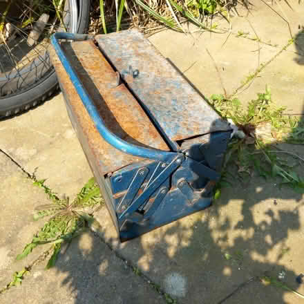Photo of free Old metal toolbox (Hitchin SG5) #2