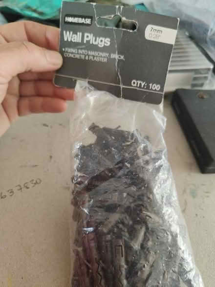 Photo of free Packet of heavy duty wall plugs 7mm (Lightpill GL5) #1