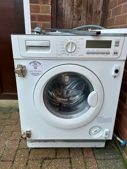 Photo of free Used washing machine (ME2 Strood) #2