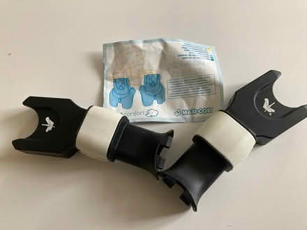 Photo of free Maxi cosi car seat adaptors (London) #1