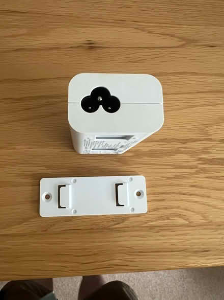 Photo of free Ubiquiti PoE 24 volt (CT18) #2
