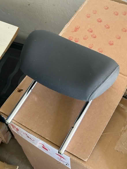 Photo of free Audi e-tron rear headrest (Upshire (EN9)) #2