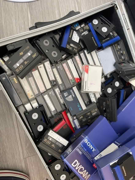 Photo of free DV tapes 100’s (SW2)