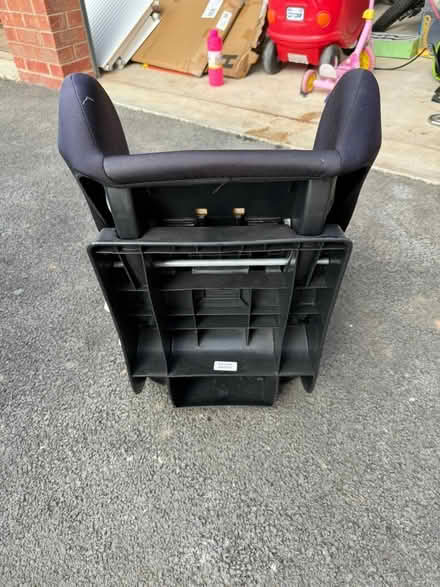 Photo of free Universal child car seat 9-18kg (Stoke Bardolph, Nottingham) #3