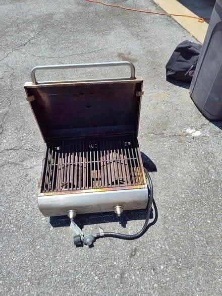 Photo of free Propane gas grill (Near Poolesville on MD 28) #1